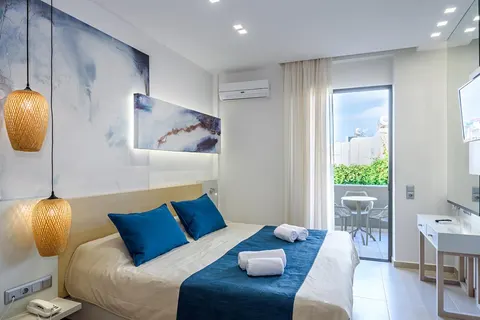 Marinos Beach foto 2