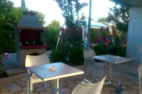 George Beach Studios & Villas in Πεύκοι — foto 21