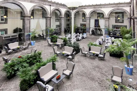 Palazzo Caracciolo Napoli in Napels, foto 6