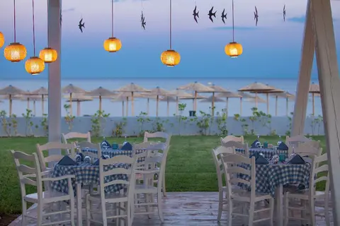 Blue Lagoon Queen in Καλύβες Πολυγύρου — foto 15