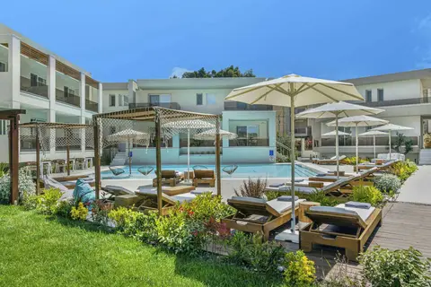 Mirablue Luxury Residences in Πευκοχώρι