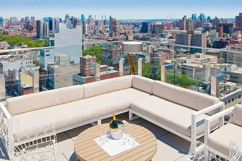 50 Bowery NYC in New York — foto 10