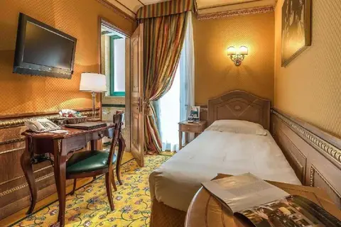 River Palace in Rome, foto 3