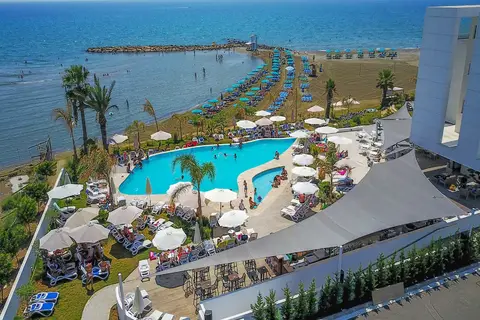 Lebay Beach Hotel in Oroklini — foto 3