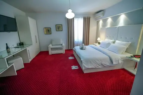 Univers Hotel in Elbasan — foto 3