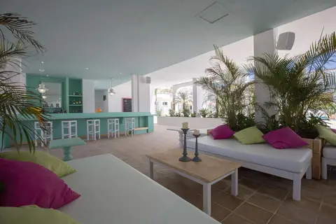 Endlss Beach & Disco Hotel Ibiza in Cala de Bou — foto 25