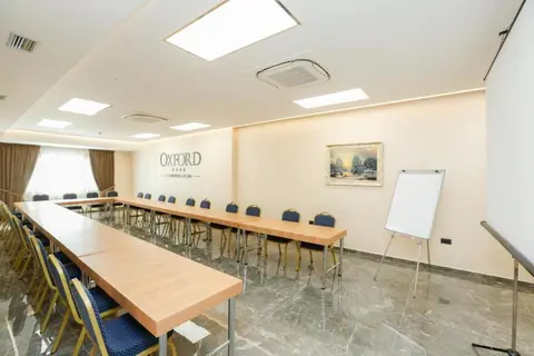 Oxford Hotel in Tirana — foto 4