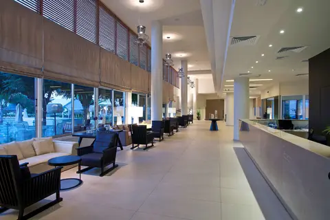 Pernera Beach Hotel in Παραλίμνι — foto 21