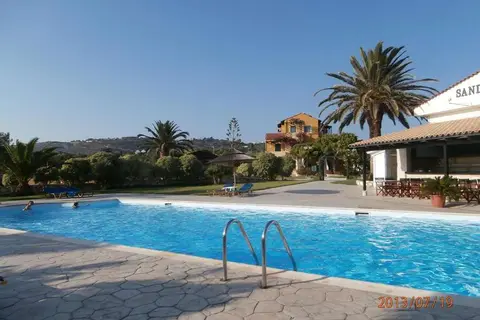 Sandy Beach Villas & Appartementen in Σβορωνάτα — foto 17