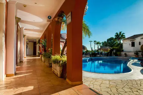 Hotel Los Arcos Nerja in Nerja — foto 16