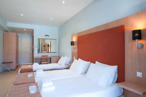 Hotel Punta in Καλύβια — foto 25