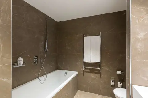 Hotel Mona Plaza in Belgrado — foto 22
