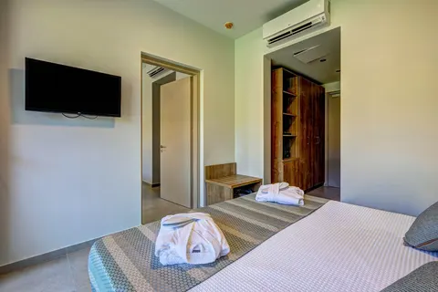 White Olive Elite Laganas foto 30