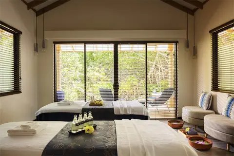NH Collection Maldives Havodda Resort in Gaaf Dhaal Atoll Education Centre, foto 22