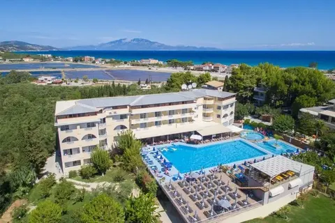 Koukounaria Hotel & Suites in Alykanas
