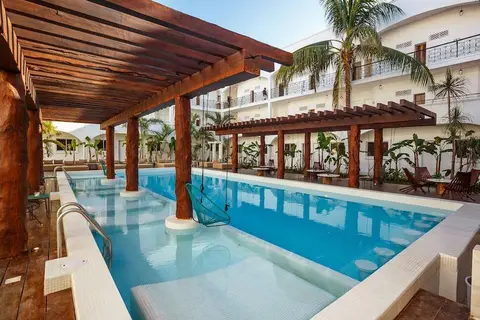 HM Playa del Carmen in Playa del Carmen — foto 2
