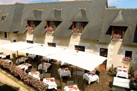 Hotel La Croix Blanche in Fontevraud-l'Abbaye — foto 2