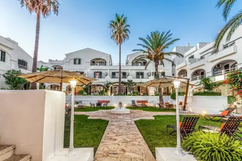 White Sands Beach Club in es Mercadal