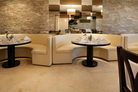 Ramada Hotel & Suites by Wyndham Ajman in إمارة عجمان — foto 2