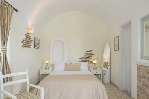 Contaratos Beach in Νάουσα — foto 17