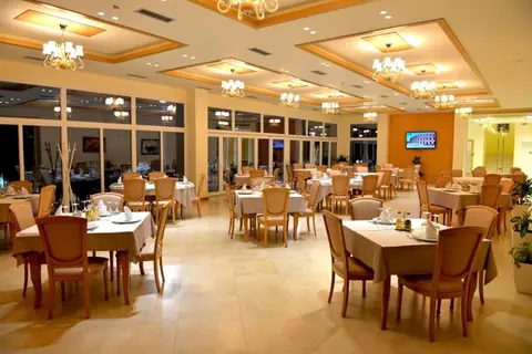 Grand White City Hotel in Berat — foto 6