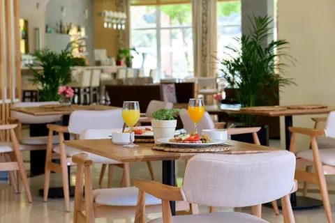 Aphrodite Hotel in Μόλυβος — foto 10