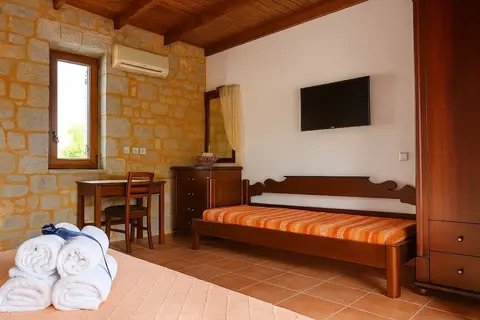 Lalloudes Seaside Accommodation in Νύφι — foto 17