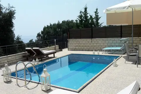 Achillion Luxury Villa in Korfoe