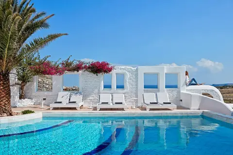 Mr & Mrs White Paros Suites & More in Νάουσα — foto 5