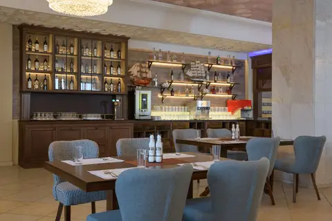 The Palace Hotel Sunny Day in Палас — foto 6