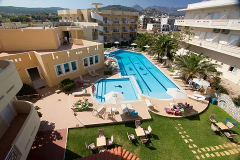 Sunny Bay in Kissamos — foto 17