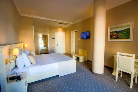 Lot Boutique Hotel in Tirana — foto 23