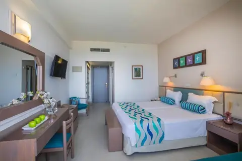Cavo Maris Beach Hotel in Παραλίμνι — foto 19