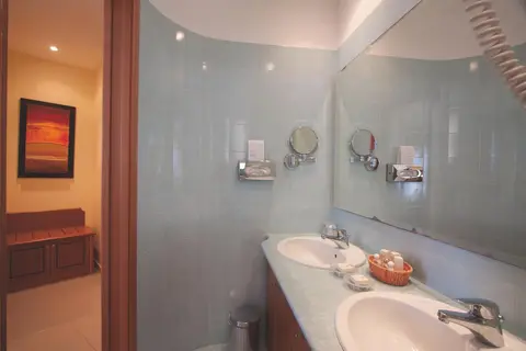 Hotel Tirreno in Rome — foto 25