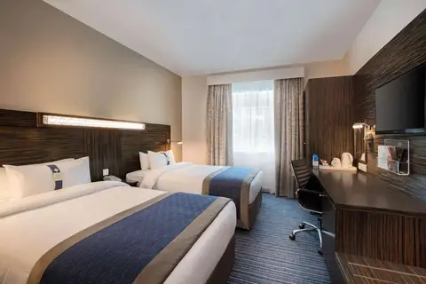 Holiday Inn Express Dubai Safa Park in Dubai — foto 15