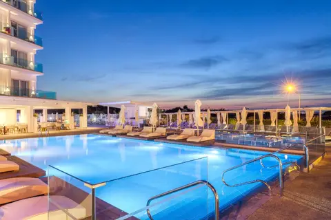 The Blue Ivy Hotel & Suites in Παραλίμνι — foto 19