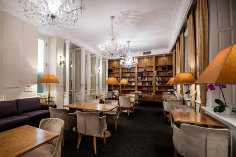 Ventana Hotel Prague in Praag, foto 11