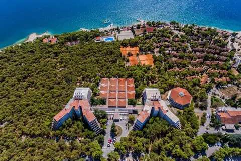 Medena Apartments in Seget Donji