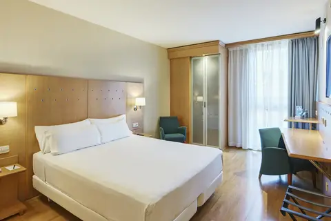 Sercotel Porta Barcelona in Sant Just Desvern — foto 12
