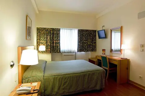 Hotel Roma in Lissabon — foto 17