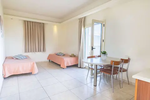 Pela Sofia in Δημοτική Ενότητα Μαλίων — foto 5