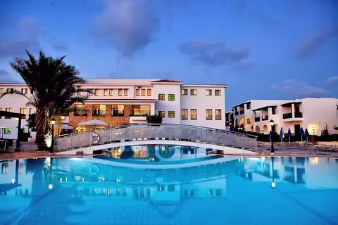 Kefalos Beach Tourist Village in Paphos — foto 22