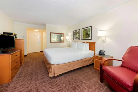 La Quinta Inn & Suites by Wyndham Ft Lauderdale Cypress Cr in Fort Lauderdale — foto 12