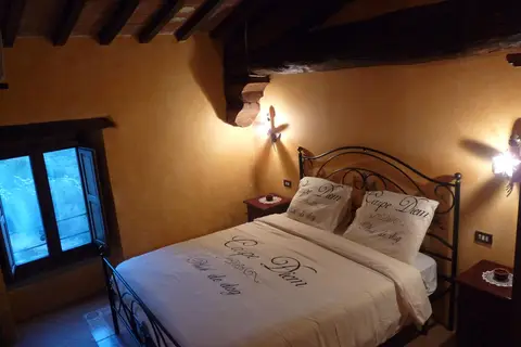 Castello di Giomici in Valfabbrica