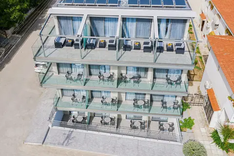 4 You Boutique in Μεταμόρφωση — foto 10