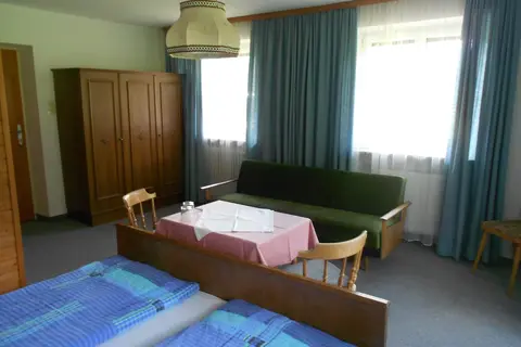 Pension Erlerhof in Ried im Zillertal — foto 7
