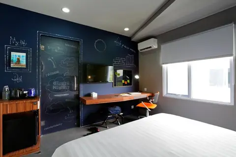 Berry Biz Hotel Sunset Road in Kuta — foto 8