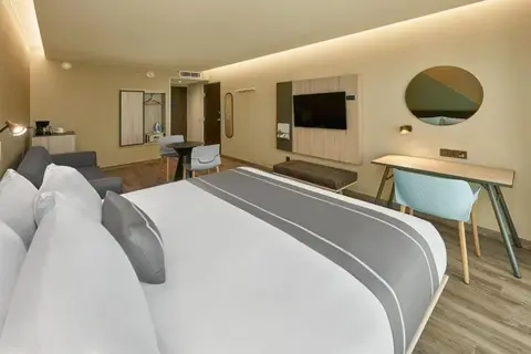 City Express Plus by Marriott Cancún Aeropuerto Riviera in Cancún — foto 9
