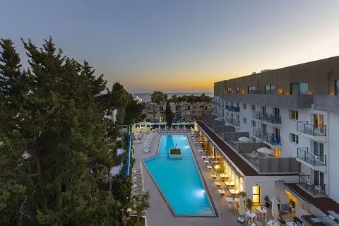 Anemi Hotel & Suites in Paphos — foto 17