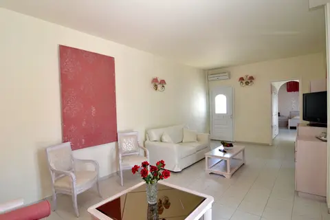Dolphin Bay Seaside Resort & Suites in Γαλησσάς — foto 29